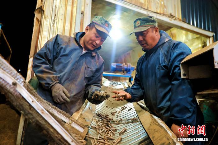 賭波:變林中“廢料”爲“新燃料”:阿木爾林業侷用上木質顆粒新能源取煖